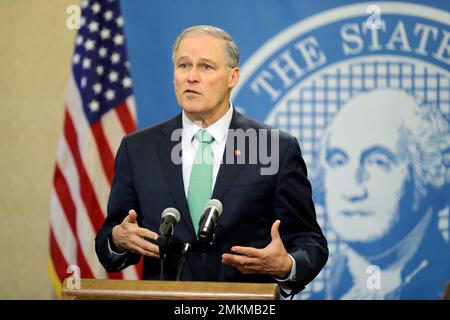https://l450v.alamy.com/450v/2mkmb2e/washington-gov-jay-inslee-speaks-during-a-news-conference-thursday-jan-24-2019-at-the-capitol-in-olympia-wash-inslee-announced-that-washington-state-will-offer-unemployment-benefits-to-federal-employees-like-coast-guardsmen-fbi-agents-and-border-patrol-workers-who-are-required-to-be-on-the-job-without-pay-during-the-partial-federal-government-shutdown-ap-phototed-s-warren-2mkmb2e.jpg