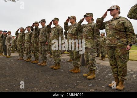 117th Air Refueling Wing Members participate in a 9/11 remembrance at Sumpter Smith Joint National Guard Base, Alabama, Sept. 11, 2022. Chaplain (Capt.) Eric Guiffreda led wing members in prayer. Stock Photo