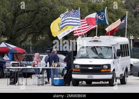 Fans tailgate prior to an NFL football game between the Houston Texans and  the Jacksonville Jaguars Sunday, Sept. 15, 2019, in Houston. (AP Photo/Eric  Christian Smith Stock Photo - Alamy