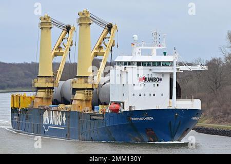 Heavy Load Carrier FAIRPARTNER passing the Kiel Canal on a trip from Rostock to the U.S. Stock Photo