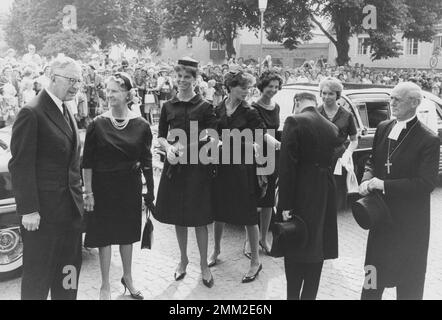 Carl XVI Gustaf, King of Sweden. Born 30 april 1946. Picture taken in connection with his confirmation 21 july 1962 at Borgholms church on the island of Öland. The family attending the ceremony, fromt he left King Gustaf VI Adolf, princesses Sibylla and daughters Christina, Margaretha, Princess Désirée and Birgitta. Stock Photo