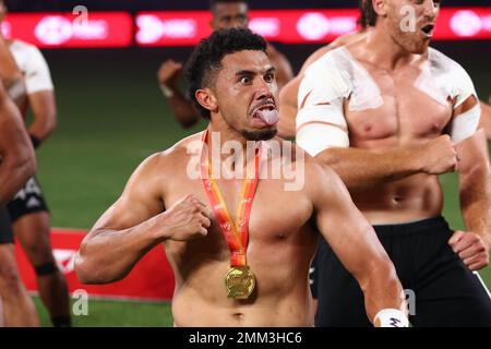 29th January 2023;  Allianz Stadium, Sydney, NSW, Australia: HSBC Sydney Rugby Sevens Men's  final,  New Zealand versus France; New Zealnd do the Haka after the award ceremony Stock Photo