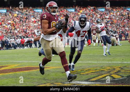 Washington Redskins tight end Jordan Reed (86) clutches the ball as he  makes a diving touchdown reception during an NFL football game Sunday,  October 2, 2016, in Landover, Maryland The Redskins defeated