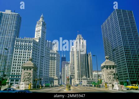 1988 HISTORICAL NORTH MICHIGAN AVENUE CHICAGO ILLINOIS USA Stock Photo