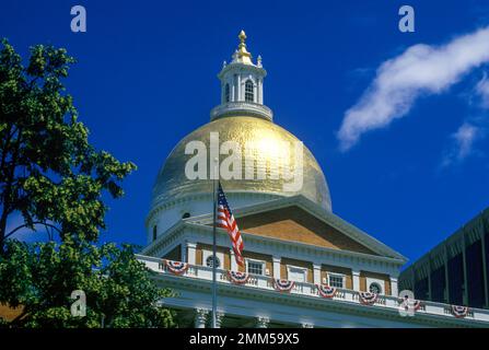 MASSACHUSETTS STATE HOUSE BEACON STREET BOSTON MASSACHUSETTS USA Stock Photo