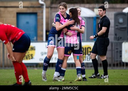 Beth Hartigan (12 Dulwich Hamlet) in action Stock Photo - Alamy