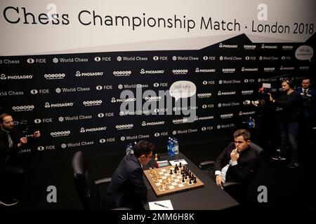 Chess Opening: Italian Game Stock Photo - Alamy