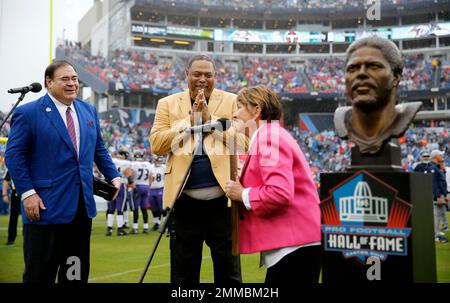 Robert Brazile Inducted Into Ring of Honor