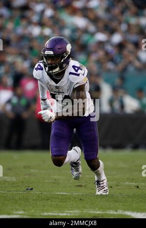 Minnesota Vikings' Stefon Diggs reaches for the ball during the  International Series NFL match at Twickenham, London Stock Photo - Alamy