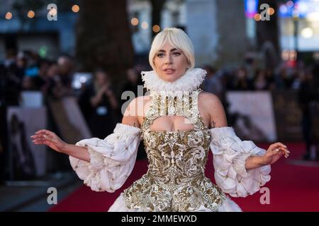 48 Lady Gaga Poker Face Stock Photos, High-Res Pictures, and Images - Getty  Images