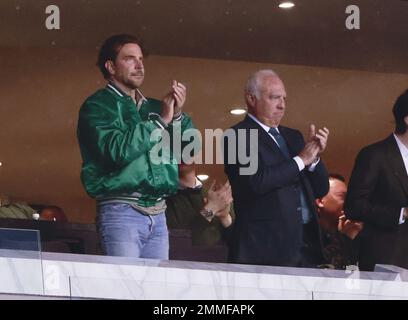 Bradley Cooper cheers on Eagles from owner Jeffrey Lurie's box