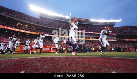 Kansas City, United States. 29th Jan, 2023. Cincinnati Bengals quarterback  Joe Burrow warms up before playing the Kansas City Chiefs in the AFC  Championship Game at GEHA Field at Arrowhead Stadium in