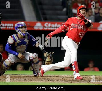 Texas Rangers' Rougned Odor fields a throw in a baseball game against the  Minnesota Twins in a baseball game Friday, June 22, 2018, in Minneapolis.  (AP Photo/Jim Mone Stock Photo - Alamy