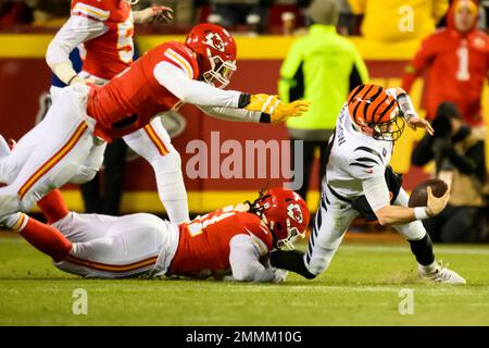 Phoenix, USA. 07th Feb, 2023. Kansas City Chiefs defensive end Carlos Dunlap  speaks to members of the media during the Kansas City Chiefs media  availability ahead of Super Bowl LVII at the