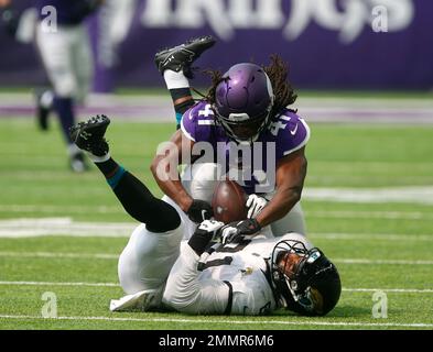 East Rutherford, New Jersey, USA. 9th Sep, 2018. Jacksonville Jaguars tight  end Niles Paul (81) can't hold on to a pass deflected by New York Giants  defensive back Janoris Jenkins (20) (not