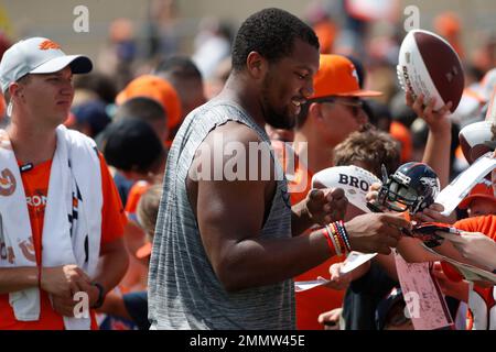 Denver Broncos linebacker Bradley Chubb (55) lines up against the Tampa Bay  Buccaneers in the first half of an NFL football game, Sunday, Sept.. 27,  2020, in Denver. (AP Photo/Justin Edmonds Stock