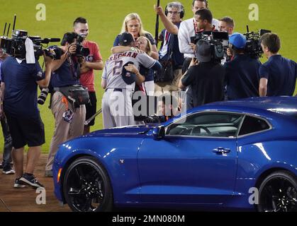 Astros' Alex Bregman gives All-Star Game MVP car to his mom