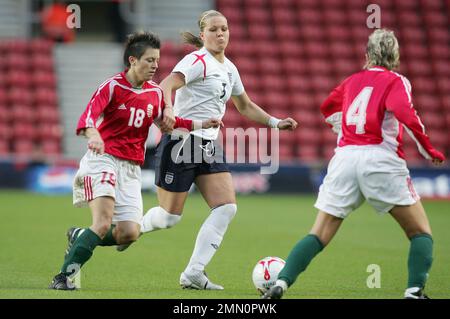 England v Hungary Women's football 2006 World Cup Qualifier  at St Marys stadium Southampton. Englands Rachel Unitt in action.  image is bound by Dataco restrictions on how it can be used. EDITORIAL USE ONLY No use with unauthorised audio, video, data, fixture lists, club/league logos or “live” services. Online in-match use limited to 120 images, no video emulation. No use in betting, games or single club/league/player publications Stock Photo