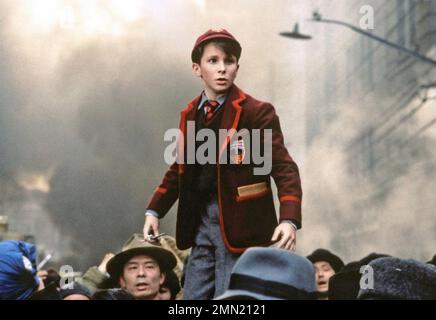 EMPIRE OF THE SUN 1987 Warner Bros. film with Christian Bale as British schoolboy Jamie Graham Stock Photo