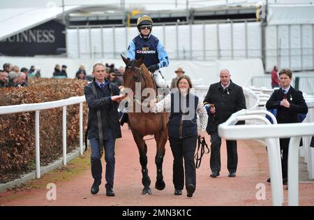 Fourth race The Albert Bartlett Clarence House Chase. Edwardstone riden ...