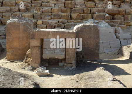 The mortuary funerary temple or sanctuary, causeway and the valley temple of The Bent Pyramid of king Sneferu, A unique example of early pyramid devel Stock Photo