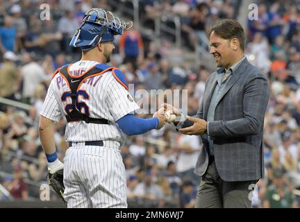 Mets catcher Mike Piazza gets ready for the start of the game between the  Mets and the Padres in San Diego on August 9, 2005. The game was won by the  Padres