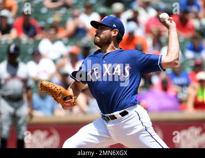 LOS ANGELES, CA - JUNE 12: Texas Rangers starting pitcher Bartolo Colon  (40) throws in the first inning during the game between the Texas Rangers  and the Los Angeles Dodgers on June