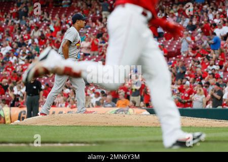 Cincinnati Reds right fielder Jesse Winker (33) runs for a fly ball during  a MLB game against the Los Angeles Dodgers, Wednesday, April 28, 2021, in L  Stock Photo - Alamy