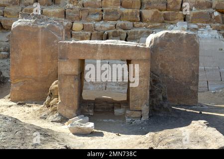 The mortuary funerary temple or sanctuary, causeway and the valley temple of The Bent Pyramid of king Sneferu, A unique example of early pyramid devel Stock Photo