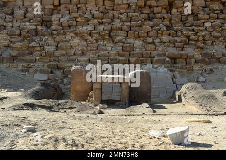 The mortuary funerary temple or sanctuary, causeway and the valley temple of The Bent Pyramid of king Sneferu, A unique example of early pyramid devel Stock Photo