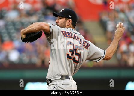 LOS ANGELES, CA - JUNE 12: Texas Rangers starting pitcher Bartolo Colon  (40) throws in the first inning during the game between the Texas Rangers  and the Los Angeles Dodgers on June