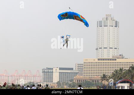 Colombo, Sri Lanka. 29th Jan, 2023. (1/29/2023) A Sri Lankan paraglider preparing to land during Independence Day parade rehearsal in Colombo in celebration of the 75th anniversary of its independence from Britain on February 4. (Photo by Saman Abesiriwardana/Pacific Press/Sipa USA) Credit: Sipa USA/Alamy Live News Stock Photo