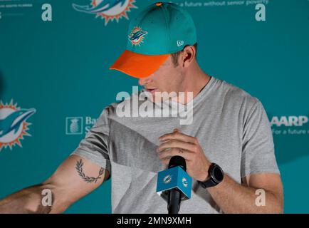 Dolphins QB Ryan Tannehill and wife Lauren enjoying the farmers tan. Who  will the Dolphins draft next? | Fantasy football, Farmers tan, Tannehill