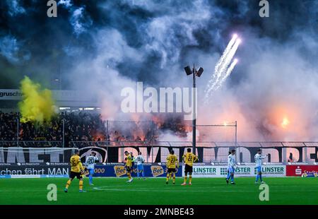 Munich, Germany. 30th Jan, 2023. Soccer: 3rd league, TSV 1860 Munich - Dynamo  Dresden, Matchday 20, Stadion an der Grünwalder Straße. The players of  Munich cheer about the goal for 1:0. Credit