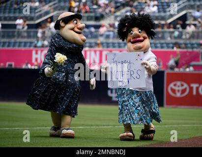 The Swinging Friar, the San Diego Padres mascot, applauds - PICRYL