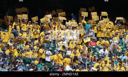 Felix Hernandez gives King's Court fans a reason to cheer Mariners - ESPN