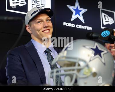 April 27, 2018: A Dallas Cowboys fan dresses up during the second round of  the 2018 NFL Draft at AT&T Stadium in Arlington, TX Albert Pena/CSM Stock  Photo - Alamy