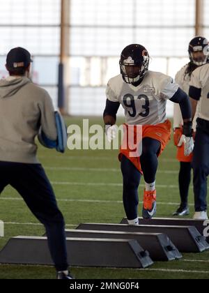 Bears release veteran linebacker Sam Acho