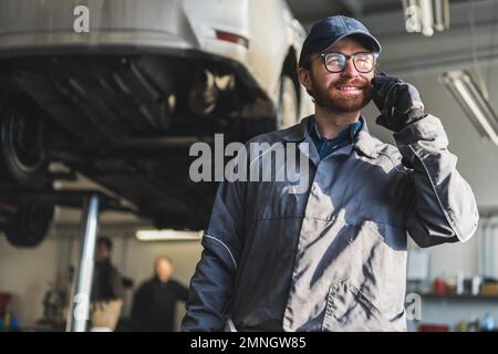 Modern Auto Mechanic's Tools Grey Wooden Table Flat Lay Space Stock Photo  by ©NewAfrica 338588740