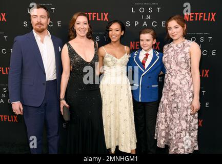 Toby Stephens, Mina Sundwall, Taylor Russell, Maxwell Jenkins, Molly ...