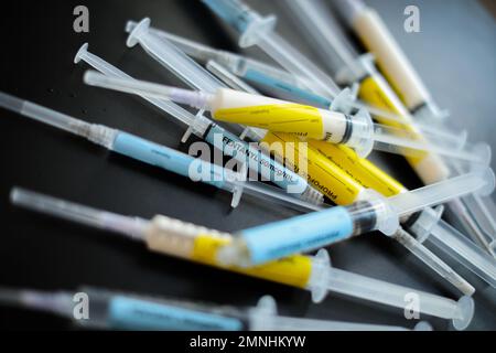 Fentanyl and Propofol Narcotic pandemic drug abuse with needles Stock Photo