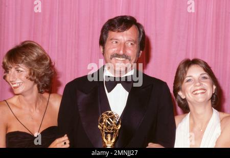 **FILE PHOTO** Cindy Williams Has Passed Away. Penny Marshall, Noam Pitlik and Cindy Williams Circa 1980's Credit: Ralph Dominguez/MediaPunch Stock Photo