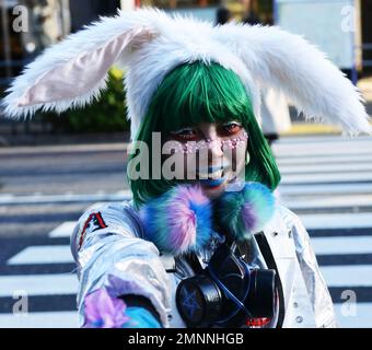 Japanese girls wearing clothes and make-up in the Yamamba / ganguro gal  fashion, Shibuya, Tokyo, Japan Stock Photo - Alamy