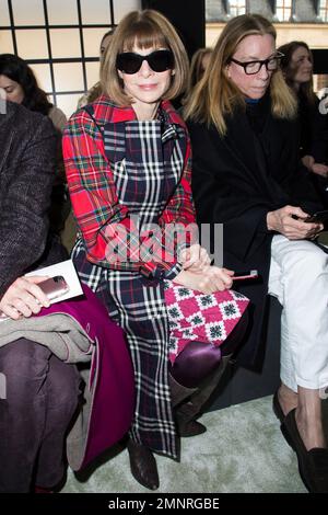 📣Chanel :- Paris Fashion Week - Haute Couture Fall Winter 2022 2023 PARIS,  FRANCE - Anna Wintour attends the Chanel Haute Couture Fall…
