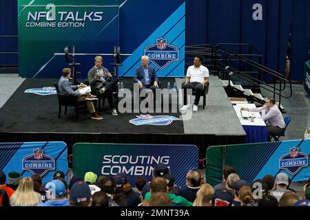 IMAGE DISTRIBUTED FOR NFL - Host Scott Hanson, left, speaks with Josh  McCowen, center left, quarterback with the New York Jets, Chad Pennington,  center right, former NFL quarterback, Jacoby Brissett, quarterback with