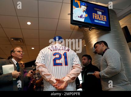 Former New York Mets' Todd Zeile during Old-Timers' Day ceremony