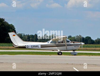 Germany, Bavaria, Augsburg:   D-ERWL   Cessna 172N Skyhawk  (c/n 70349)   of Fliegerclub Nuremberg at Augsburg airport. Stock Photo