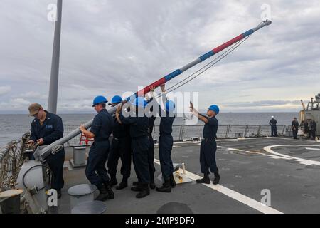 SATTAHIP, Thailand (Oct. 11, 2022) Sailors recover the anchor on the fo ...