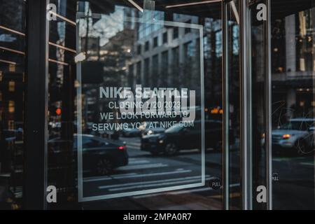 plantageejer maskinskriver Bunke af A Nike Store in Downtown in Seattle Washington Stock Photo - Alamy