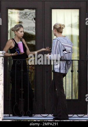 anna kournikova cigarette EXCLUSIVE!! Despite recent rumors of pregnancy, Anna Kournikova was spotted  on the balcony of her
